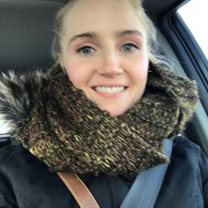 Meet your Posher, Laura